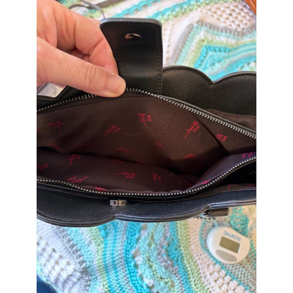 Betsey Johnson large black tote with heart shaped zip pouch attached accessory - Picture 15 of 16